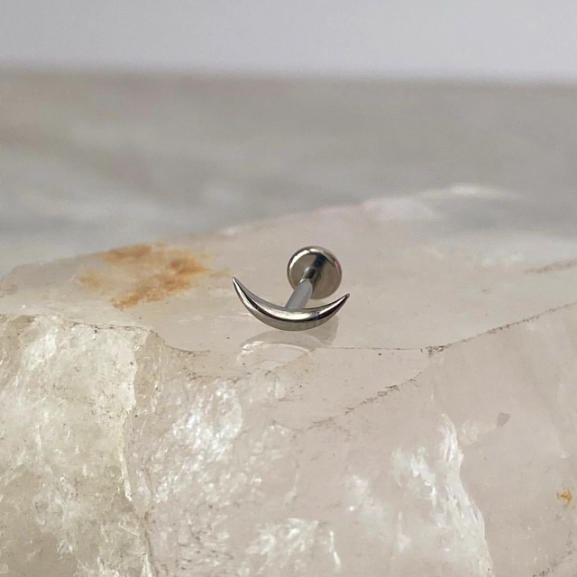 Labret Curva de sonrisa de Titanio - Image 4