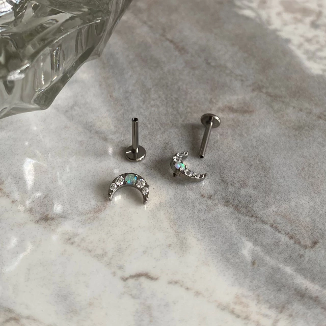 Labret magic moon en titanio - Image 2