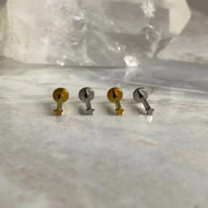 Labret estrella mini titanio