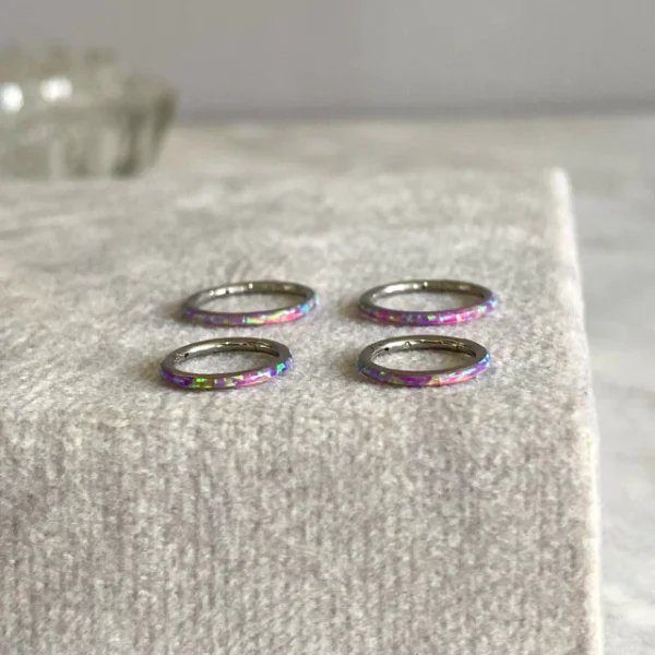Clicker Ópalo Titanio, joyería Kalon para piercing de nostril