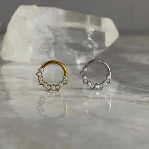 Aro Clicker Isis Titanio, joyería para piercings de Kalon