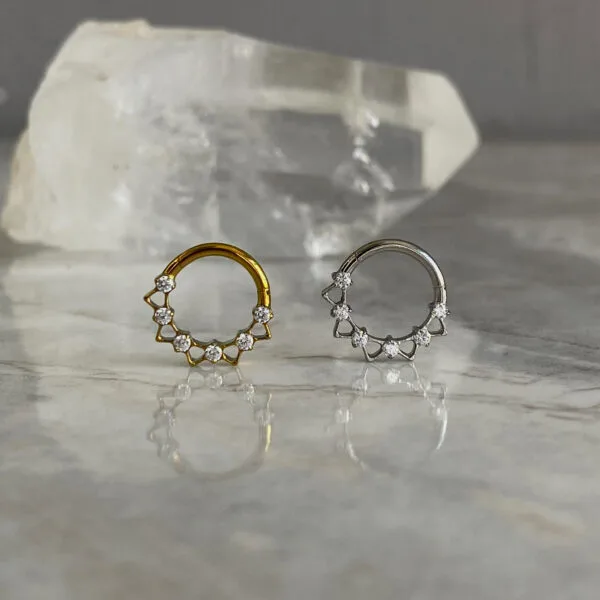Aro Clicker Isis Titanio, joyería Kalon para piercing de hélix
